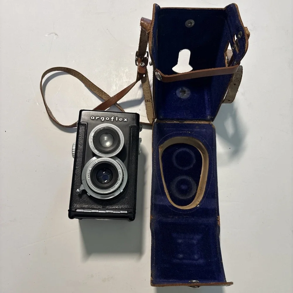Argus Argoflex Twin-Lens Reflex TLR camera 1940's Varex 75mm F4.5 Duel Lenses